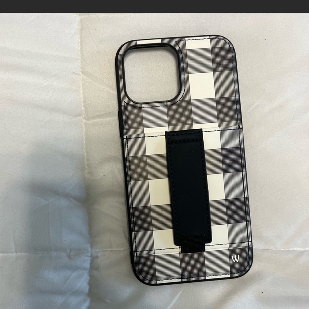 Walli iPhone 13 Pro Max case